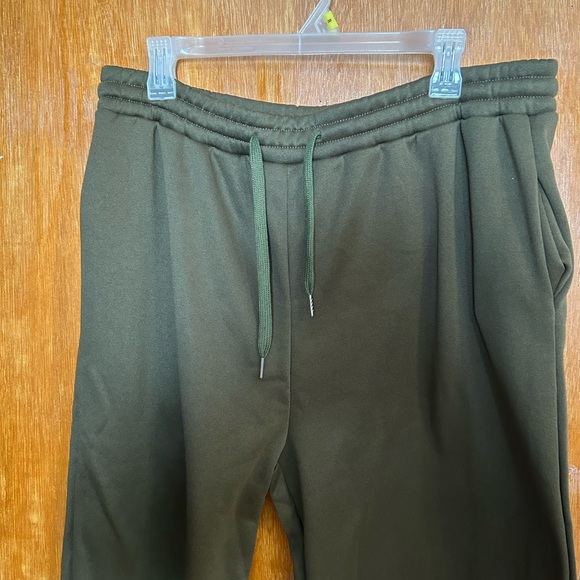 Women’s loose fit sweatpants, wide legs - Picture 2 of 5